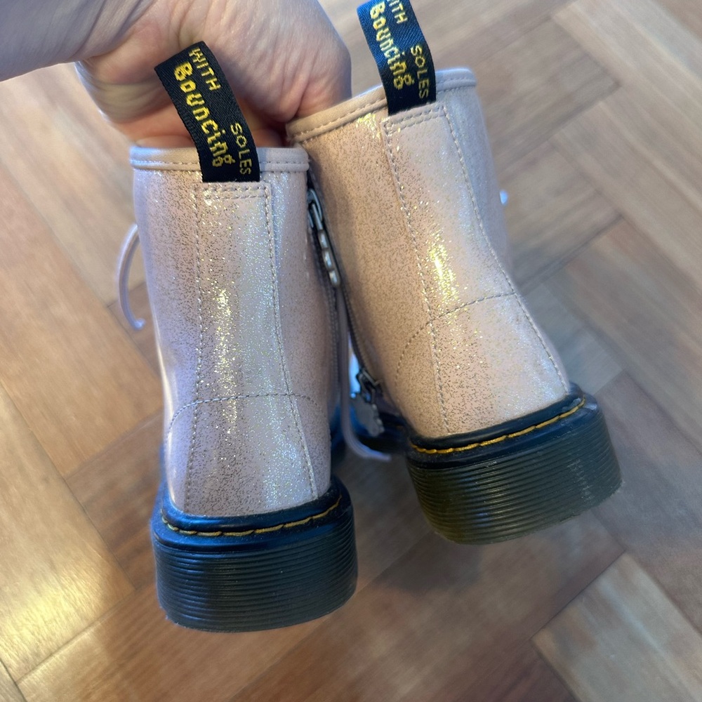 Dr. Martens Kids Boots in Powder Pink - Picture 6 of 7